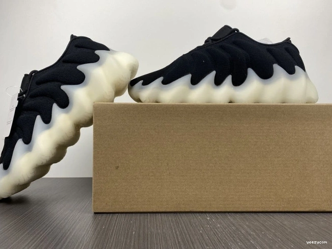 YEEZY H68031 400 ADIDAS 0920
